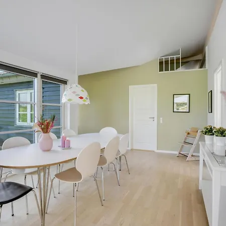 Stunning In With Kitchen Holiday home *
