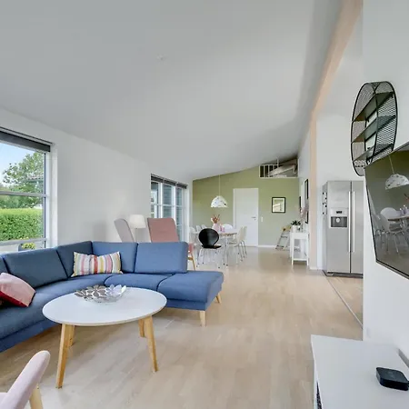 Stunning In With Kitchen *