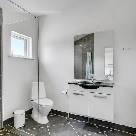 Stunning In With Kitchen Holiday home *