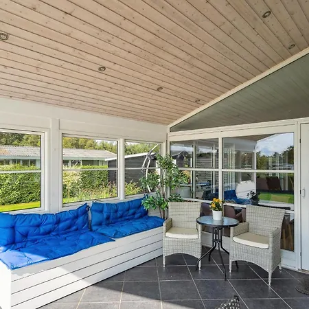 Stunning In With Kitchen Holiday home *
